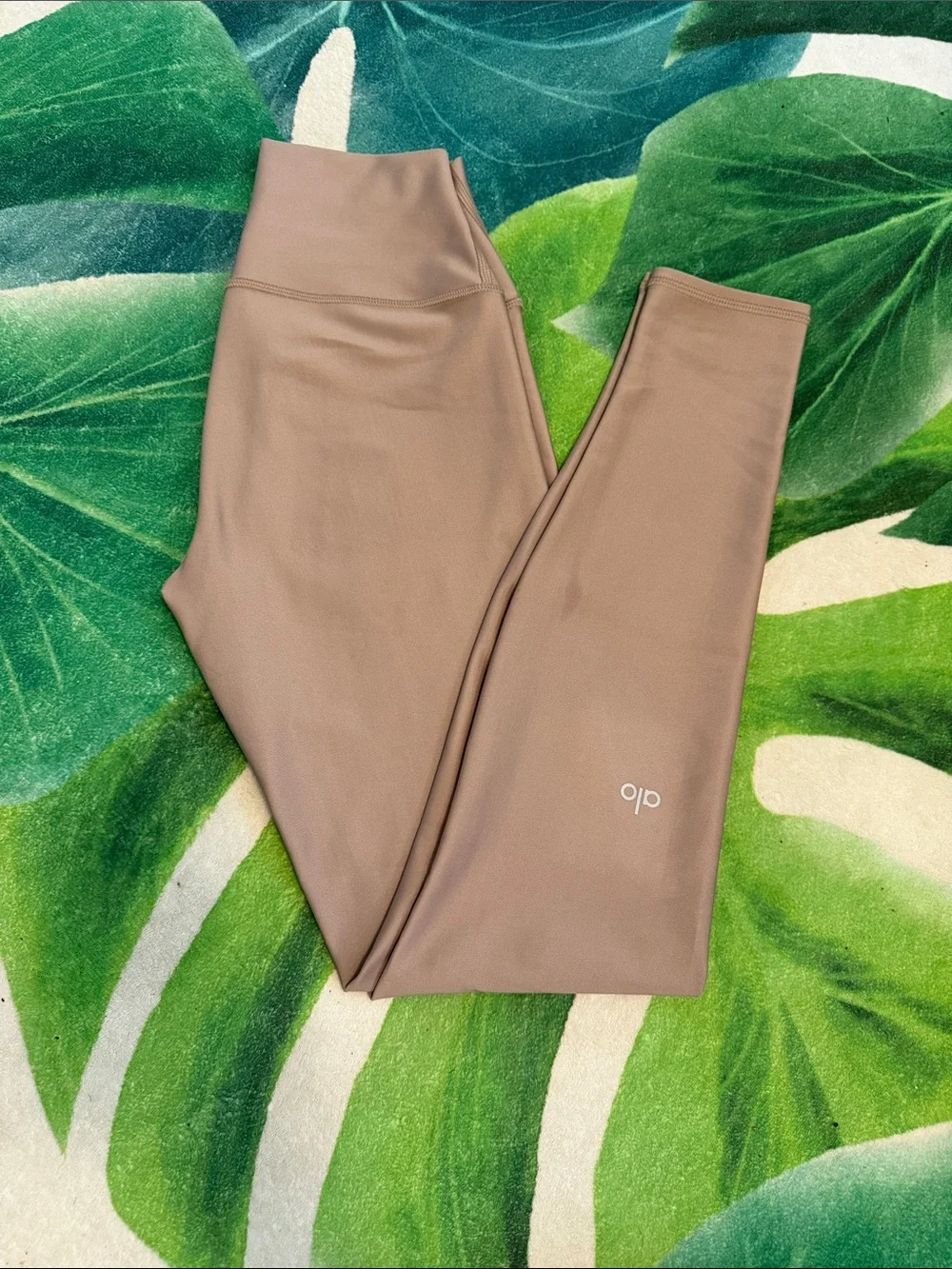 Alo Airlift High-Waist Leggings in Taupe